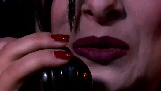 İç Çamaşırlı Bağlı Gotik Kız Yoğun Yarak Yolculuğu Yapıyor