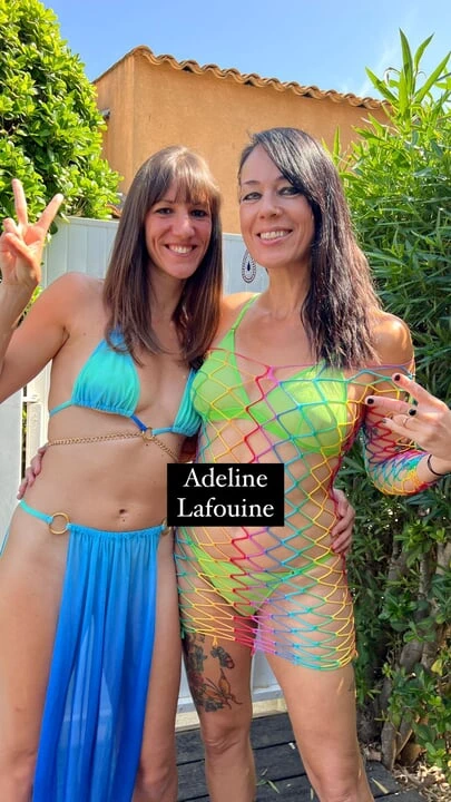 Adeline Lafouine ile lezbiyen ikili anal büyük dildo yumruk ve götlerimiz için çift yumruk