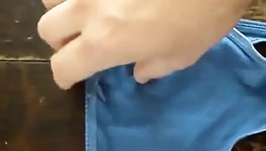 Komşumun kirli külotunda mastürbasyon yaptı