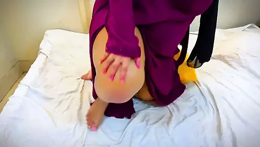 Muslim Moti Gand Vali Ladki Bistar Par chudai apna pati ko friend