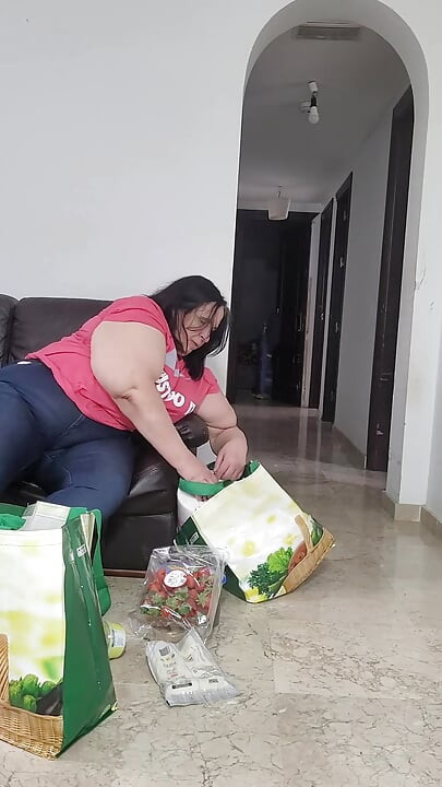 Palmiragordi. olgun tombul sürtük kabak sunacak çok şey olduğunu bulur