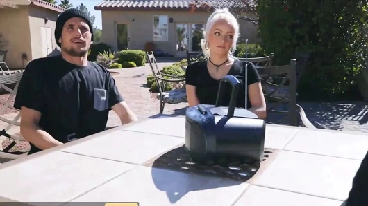 Milfs büyük sever - danielle derek tyler nixon - yazarlar