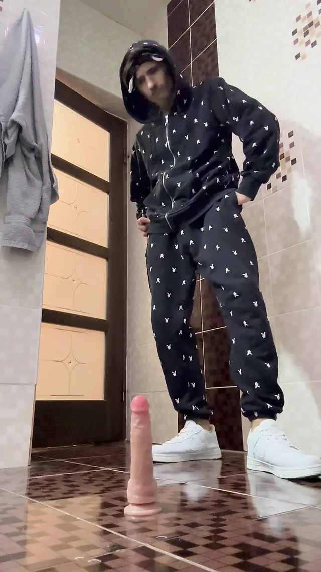 Tam video: Gettodan heteroseksüel Twink, eşinin şakasını takdir etmedi