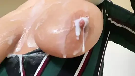 Sarkık büyük memeler