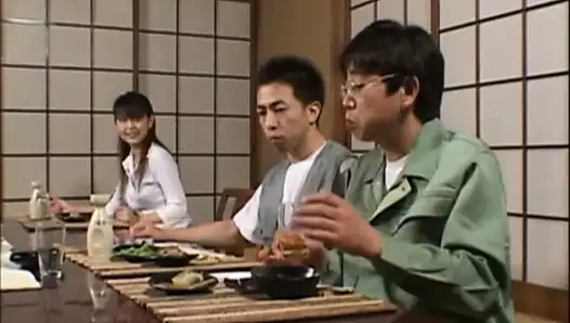 Busty Japon üçlü genç gets becerdin