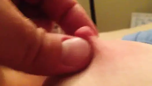 Meme ucu yakın - çimdikleyin, oynatın, çekiştirin... seksi eş