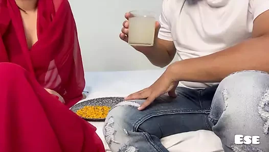 Ateşli evli kadın misafir mastürbasyon yaparken yakalandı