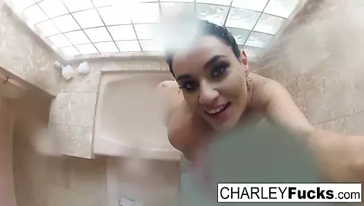 Charley kovalamak showers kapalı sonra bir iyi sikme