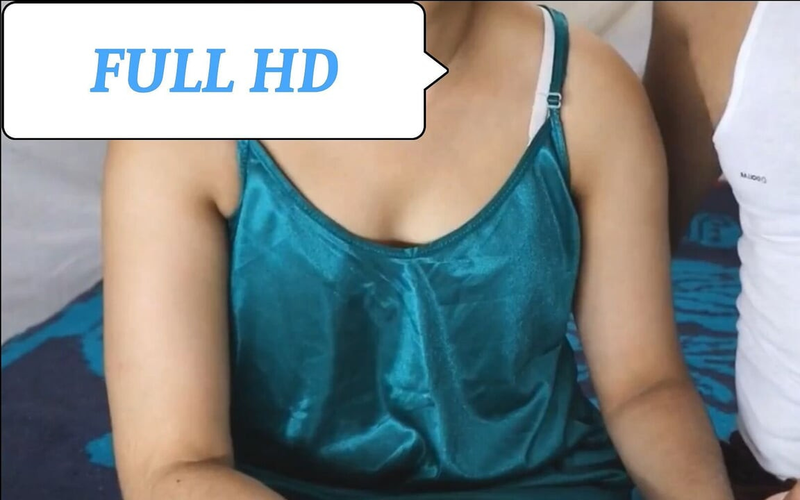 Çok sevimli akıllı seksi ev hanımı