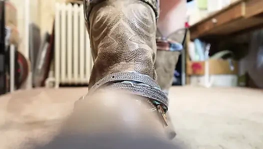 Şşşş sadece izle