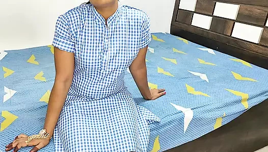 Komal'ın üvey kız kardeşi yine başarısız oldu ve geldi ve erkek arkadaşının yanında oturdu