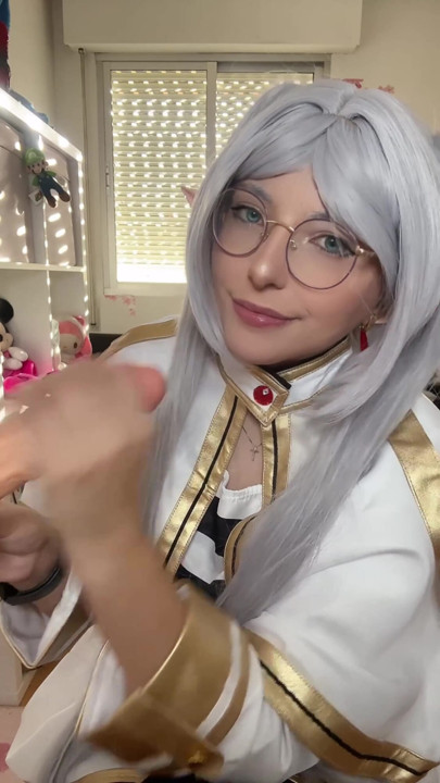 Frieren gerçek hayat hentai cosplay kızı sakso | Klip 1