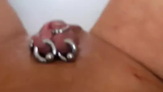 Piercinglerimin arasından altın duş