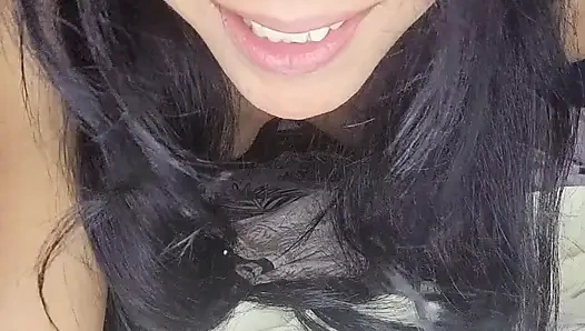 Bu sevimli Asyalı sürtük için ilk anal.