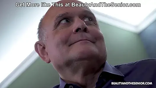 Anneni arıyordum ama belki yardım edebilirsiniz! Noi Faja BeautyAndTheSenior'da