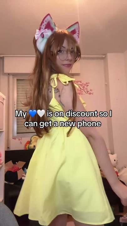 Tatlı cosplay bebeği