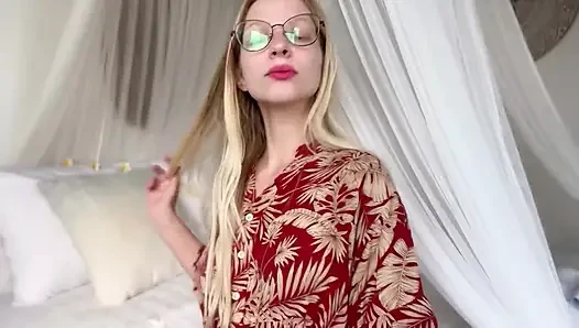 Acımasız kadın egemenliği tanrıçası seni yerine koyuyor