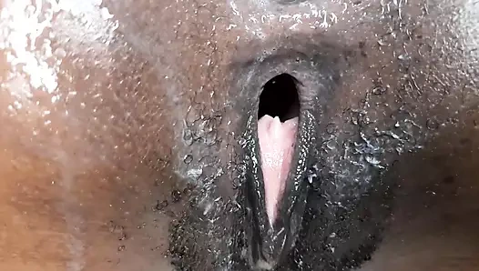 Amcığım sikilmeye hazır kremsi ateşli