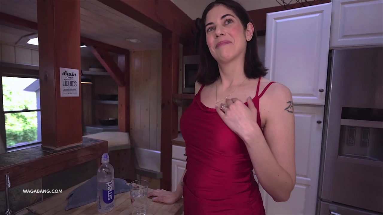 सौतेली माँ के साथ फिर से अकेला - वागाबैंग