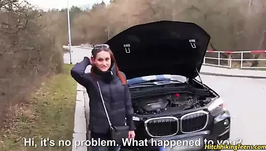 Seksi barbara, hardcore bir seksle ona yardım eden bir adama geri ödeme yapar