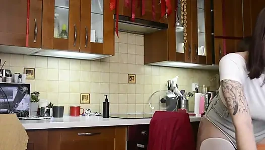 Spermin damladığı üçlü, sert ve ıslak vajinalar - lezbiyen tatlılar