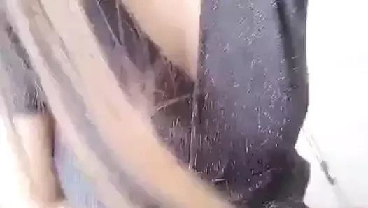 Asyalı kızlar işemek