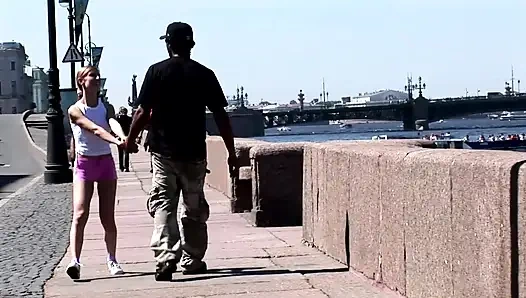 Ağızda büyük yarak götte büyük yarak.