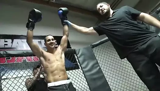 Büyük memeli muhteşem bebek ringde sikiliyor