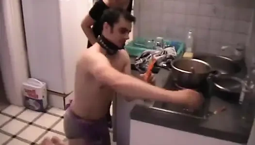 Kölesine ne isterse sipariş ediyor