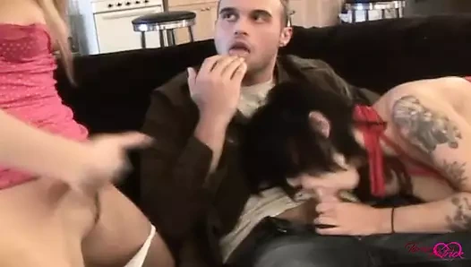 Seksiler Regan Reese ve Holly Wellin ve Erik Everhard'ın üçlü seksi!