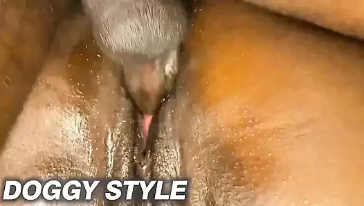 EV SAHIBI OĞLUYLA ONURLU SIKIŞ