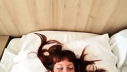 Tatilde memelere sabah boşalması