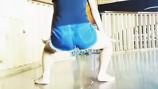 Png kız twerk yapıyor