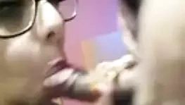 Alumna se graba con maestro oral seks