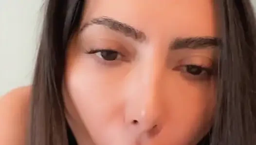 Ateşli striptiz ve yakın amcık orgazmı
