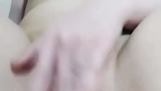 Kremsi olana kadar amcığıma mastürbasyon