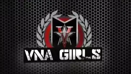 Islak charlotte sartre, roma majör arkadaşıyla sert seks istiyor!