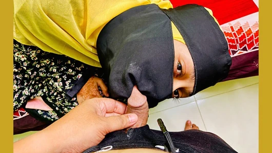 My dick got hard after seeing my sexy aunty-in-law