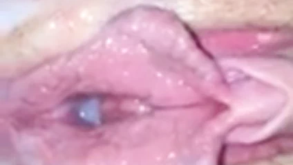 Ev yapımı. küçük memeli ve abs ile sarışın