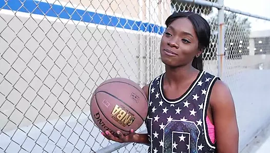 Güzel sıcak civciv onu kıllı kedi dövülmüş ve dolu alır