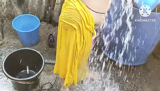 Hint ev hanımı banyo dışında