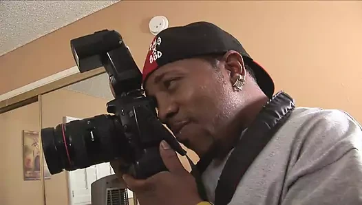 Büyük zenci kaltak siyah bir bin tarafından sikiliyor