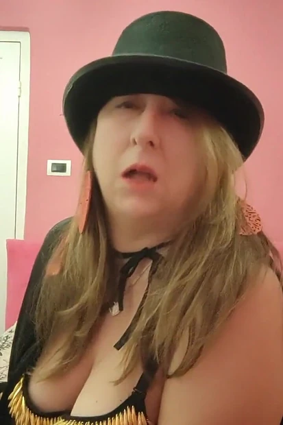 Veronica Rossi Official - она удивит вас волшебством Эроса