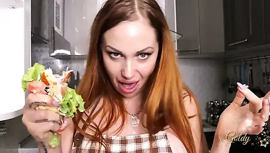 Devour - tabu fantezisi! Üvey anne 2 can sıkıcı üvey oğlunu pişiriyor ve yiyor!