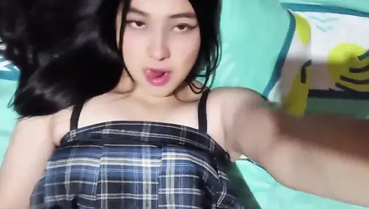 Kız arkadaşımın büyük ve güzel göğüsleri var