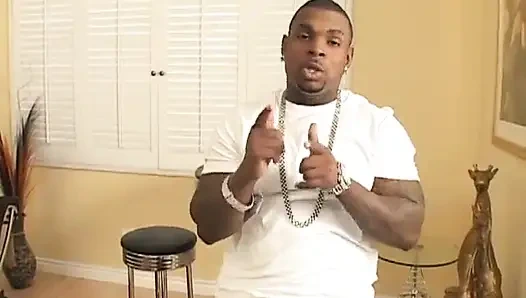 Siyah canavar yarak zenci bir hatunu sikiyor