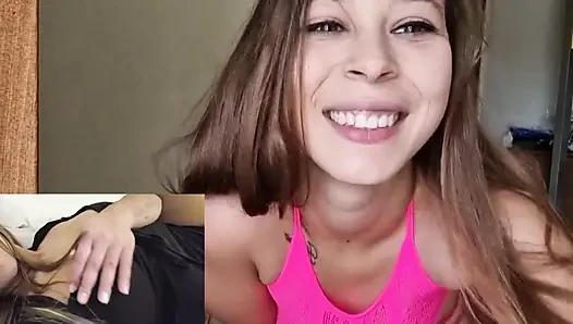 Arkadaşlar görüntülü görüşmede oynuyor