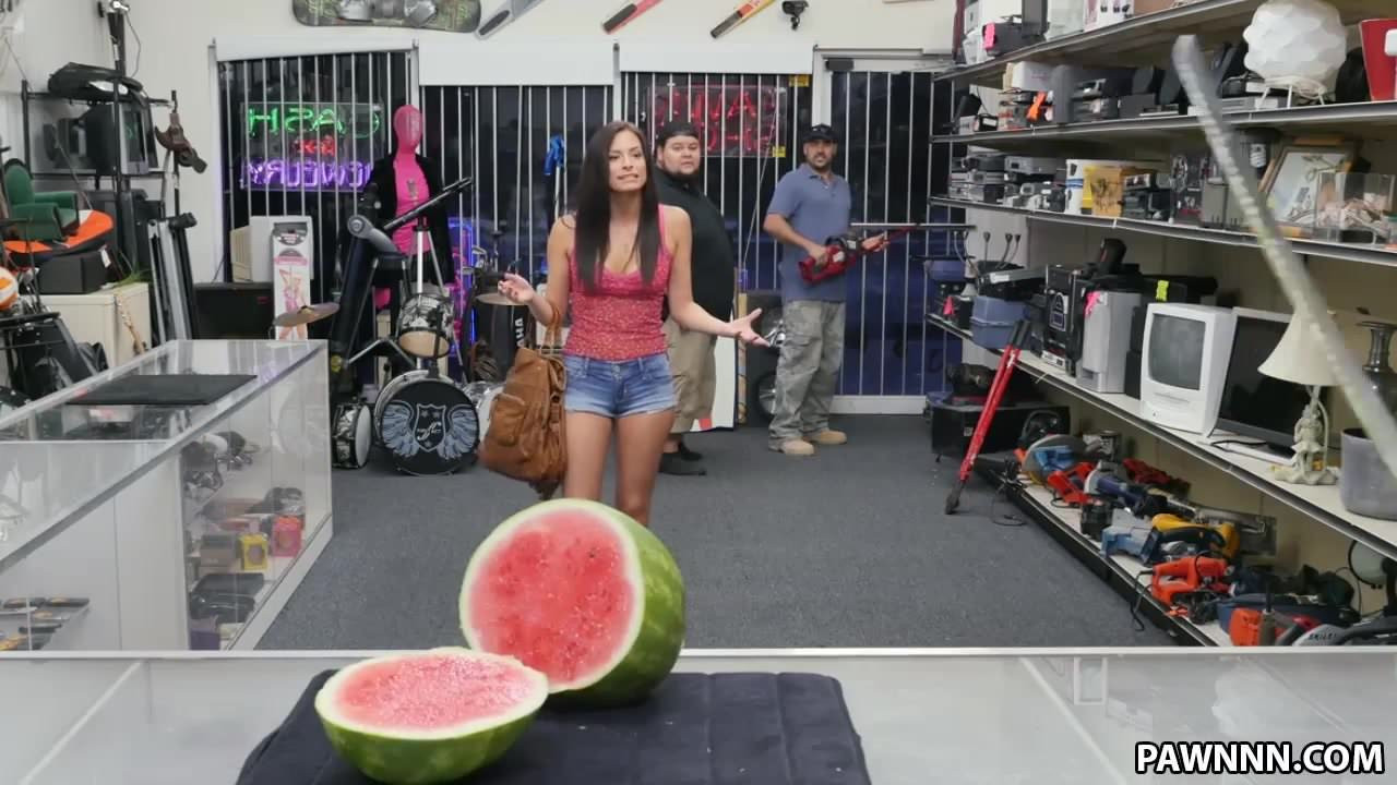 Alexis deen rehin dükkanını ziyaret ediyor - xxx piyon