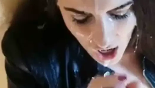 Büyük büyük boşalma yüze boşalma