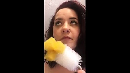 Benekli kamera kızı fırça fun.mp4